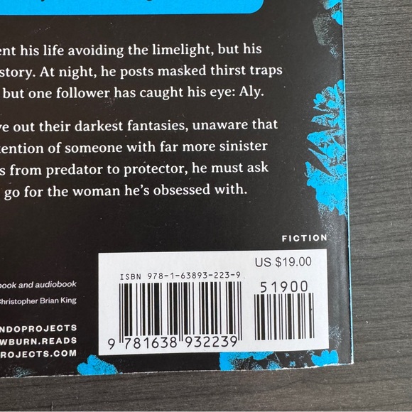 Lights Out - An Into Darkness Novel -  By Navessa Allen - Trade Paperback - Picture 3 of 4